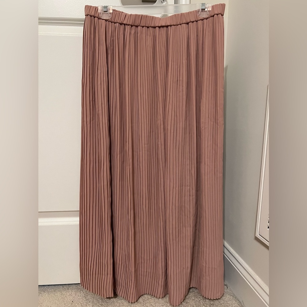 Uniqlo Pink Pleated Skirt